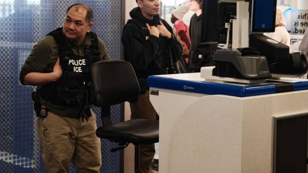 Justices Will Consider Bond Hearings for Immigrants Held by DHS for Crimes